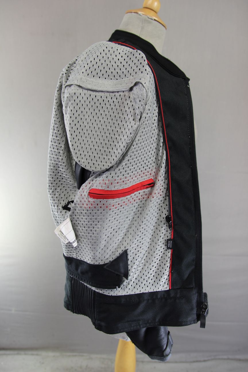 RST BLACK, SILVER & WHITE LEATHER BIKER JACKET + SHOULDER/ELBOW ARMOUR: SIZE 16