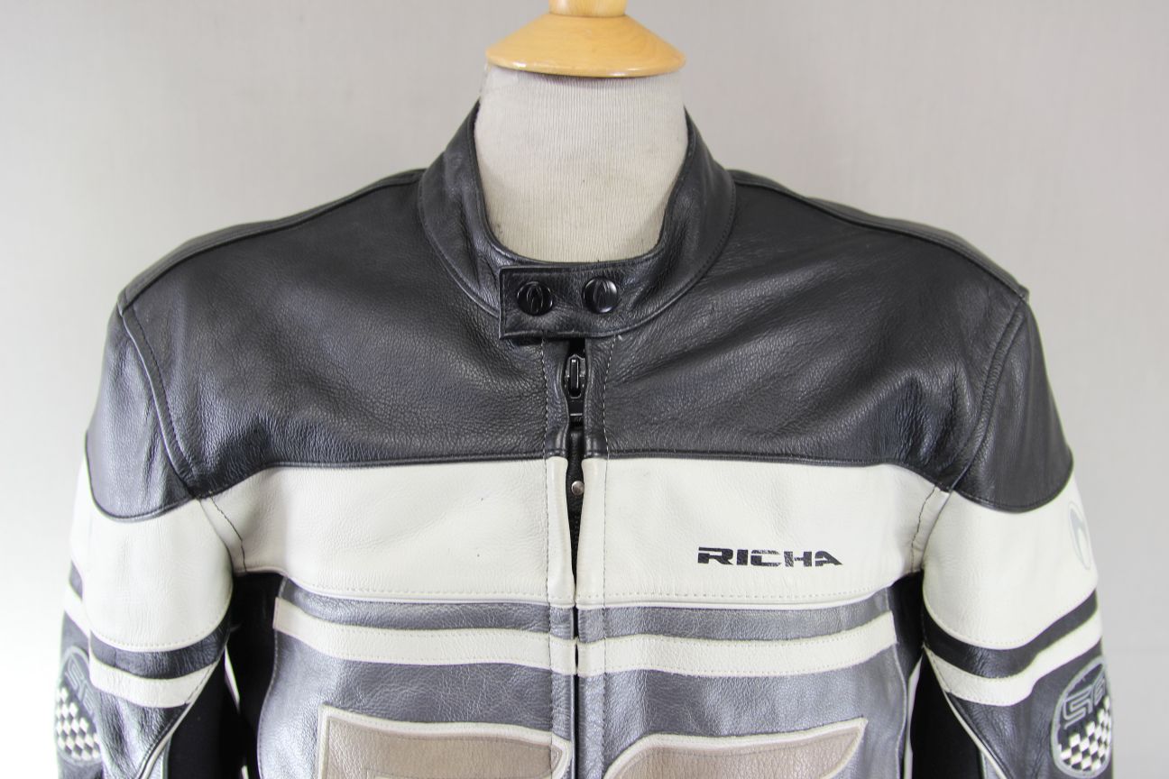RICHA SILVER & BLACK LEATHER BIKER JACKET WITH CE ARMOUR & THERMAL LINING 44 IN