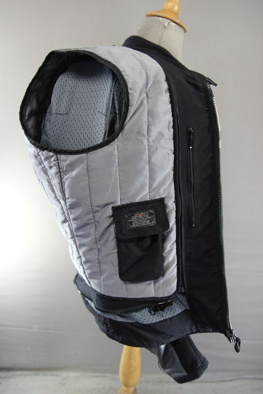 RICHA SILVER & BLACK LEATHER BIKER JACKET WITH CE ARMOUR & THERMAL LINING 44 IN