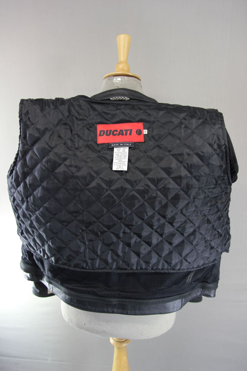 DUCATI ITALIAN MADE LEATHER BIKER JACKET WITH CE ARMOUR & THERMAL LINING 36 IN/S