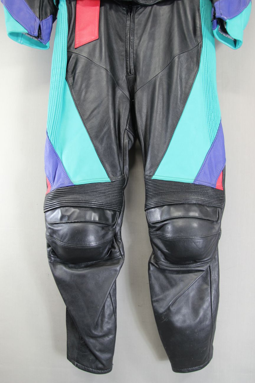 VINTAGE 80'S/90'S UVEX 2 PIECE LEATHER BIKER SUIT WITH PROTECTORS CHEST 38 INCH