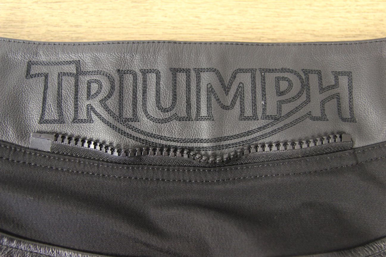 TRIUMPH WOMENS BLACK LEATHER BIKER TROUSERS WITH CE ARMOUR WAIST 34 IN/LEG 34 IN