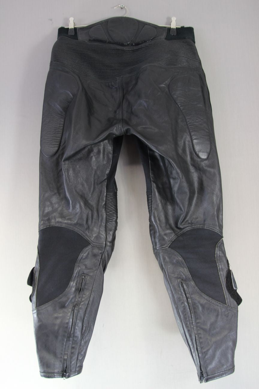 BRITISH MADE SCOTT LEATHERS BIKER TRSRS + ARMOUR/KNEE SLIDERS: WAIST 36"/LEG 31"