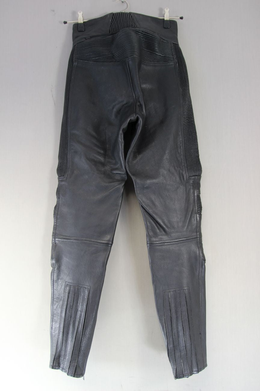 BELSTAFF BLACK LEATHER BIKER TROUSERS: WAIST 28 INCH/INSIDE LEG 32 INCH