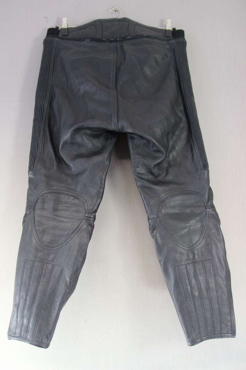 WEISE BLACK LEATHER BIKER TROUSERS WITH CE KNEE ARMOUR WAIST 36"/LEG 27" (SHORT)