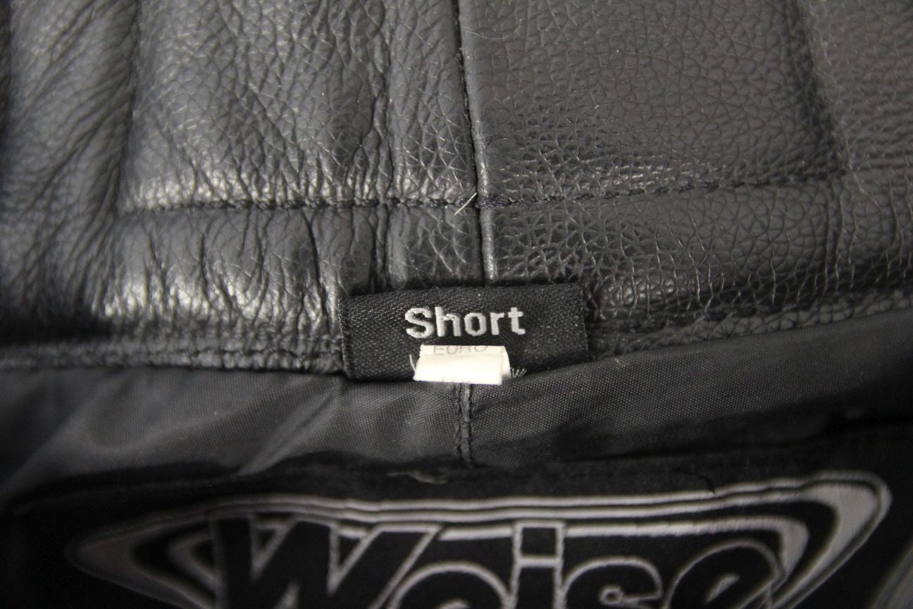 WEISE BLACK LEATHER BIKER TROUSERS WITH CE KNEE ARMOUR WAIST 36"/LEG 27" (SHORT)