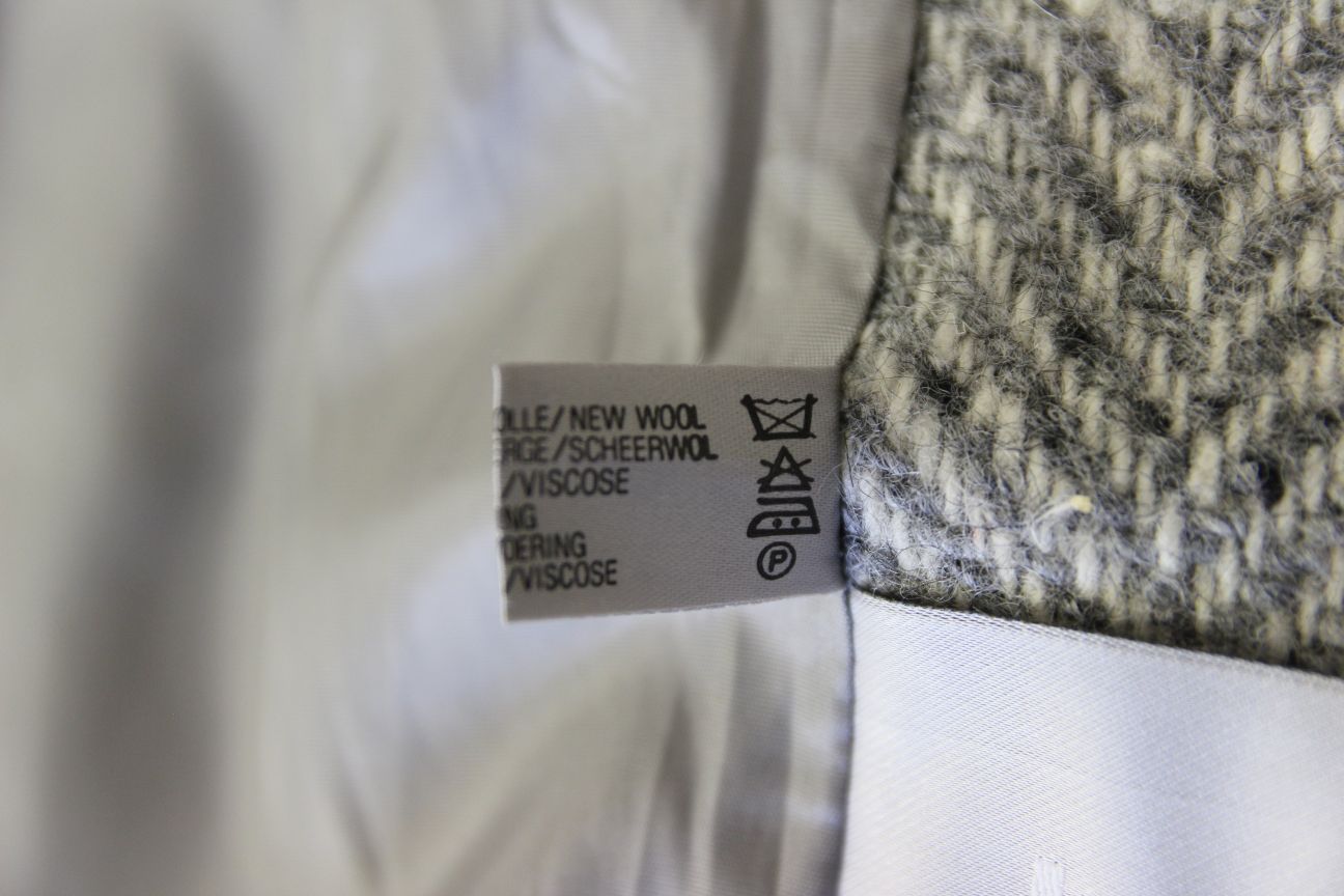 SUPERB GREY HERRINGBONE WOOL RICH BLEND SUEDE LEATHER TRIIMED COAT 36 INCH