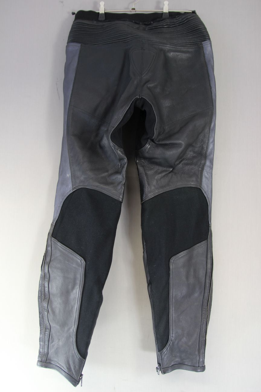 AKITO LEATHER BIKER TROUSERS WITH CE ARMOUR & KNEE SLIDERS: WAIST 34-36"/LEG 35"