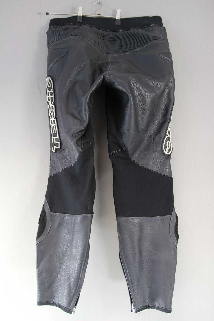 TEKNIC LEATHER BIKER TROUSERS + ARMOUR/KNEE SLIDERS: WAIST 36-38"/INSIDE LEG 31"