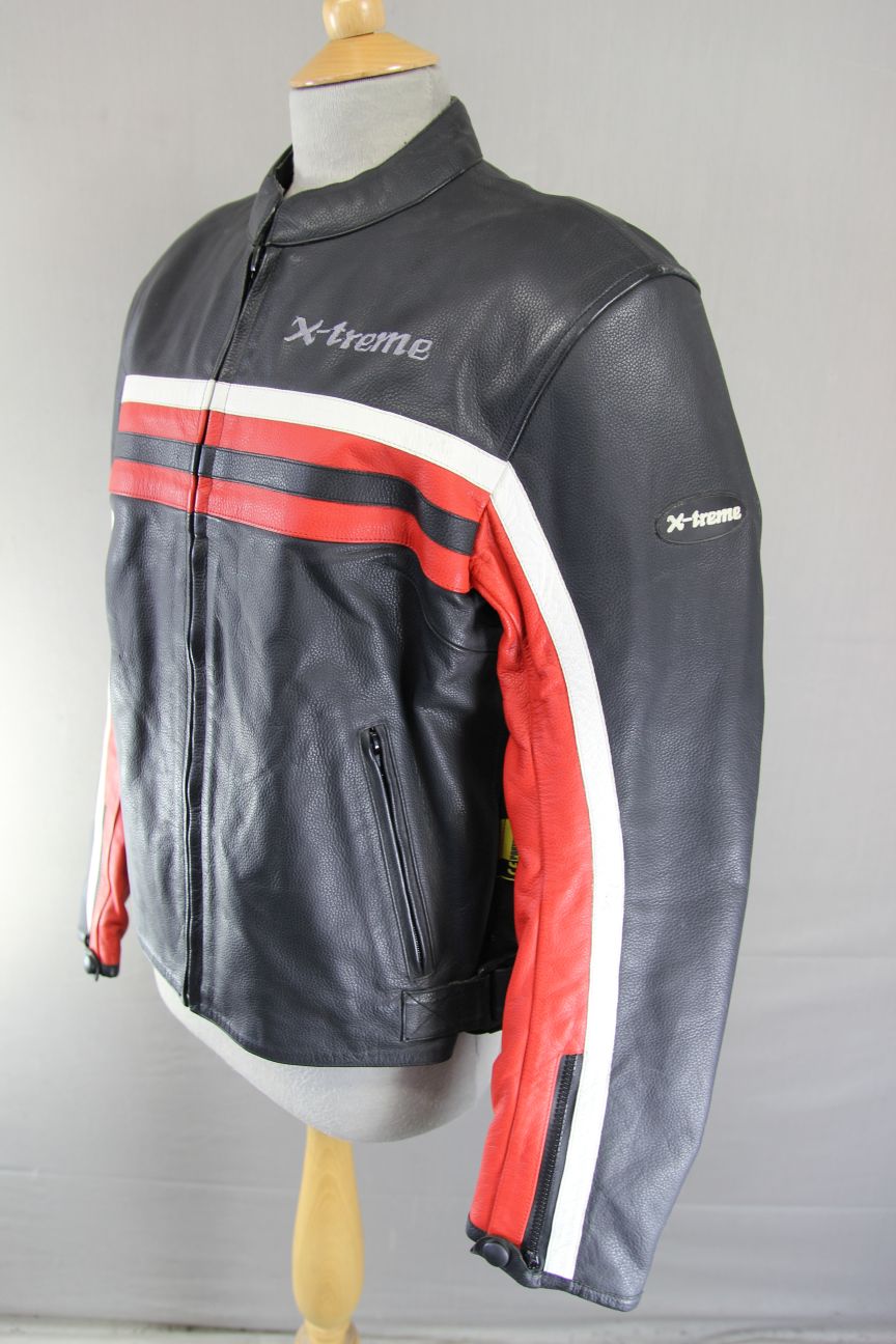 X-TREME BLACK, RED & WHITE LEATHER BIKER JACKET WITH CE ARMOUR SIZE 12/36 INCH