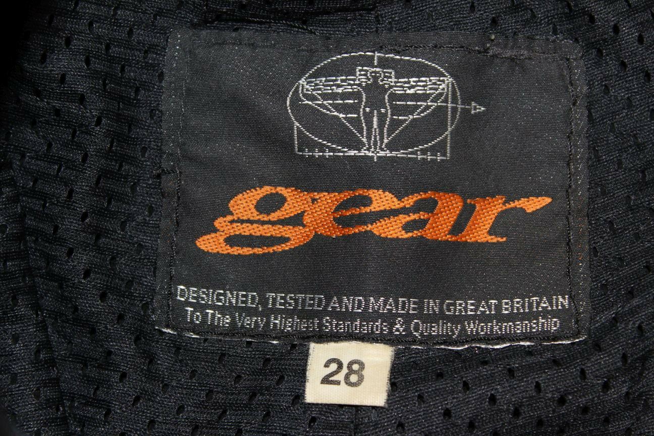 BRITISH MADE GEAR BLACK LEATHER BIKER TROUSERS: WAIST 26 INCH/INSIDE LEG 28 INCH
