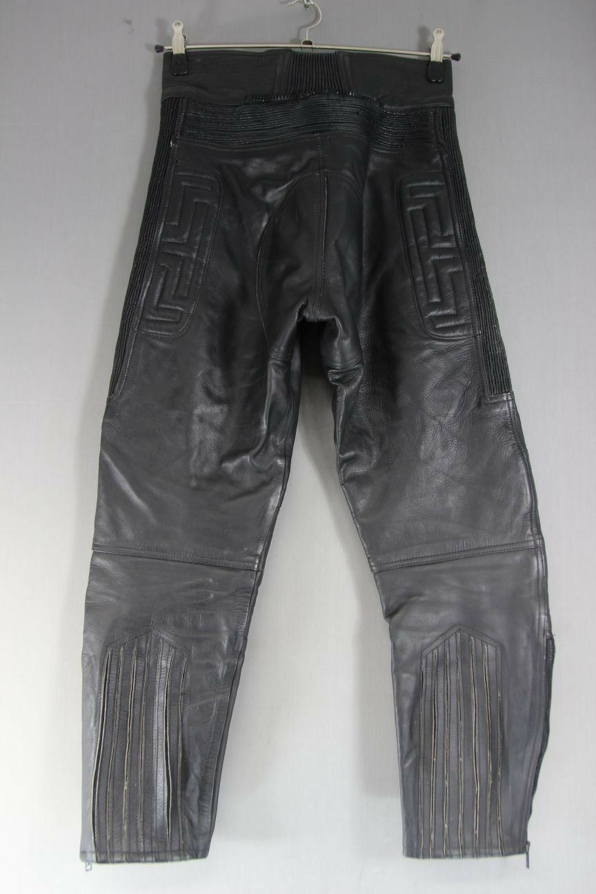 AKITO T FORCE BLACK LEATHER BIKER TROUSERS: WAIST 30 INCHES/INSIDE LEG 26 INCHES