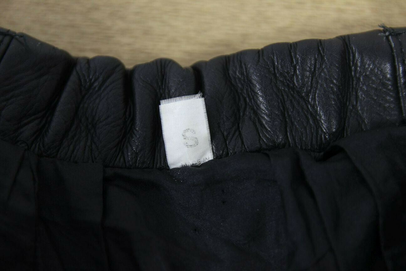 CLASSIC BLACK LEATHER BIKER TROUSERS: SMALL/WAIST 28 INCHES/INSIDE LEG 30 INCHES
