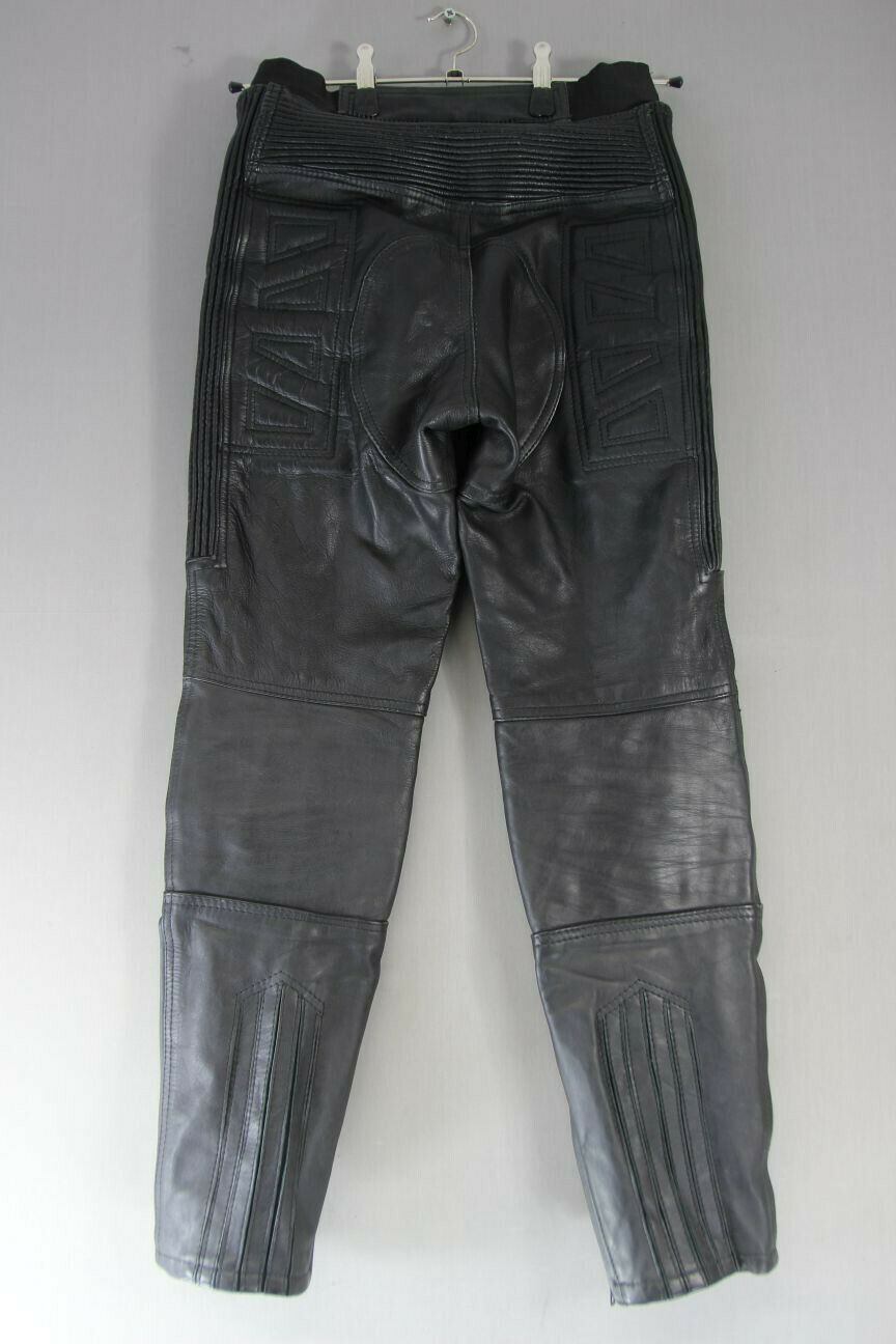 AKITO TITAN PLUS BLACK LEATHER BIKER TROUSERS: WAIST 28 INCH/INSIDE LEG 30 INCH