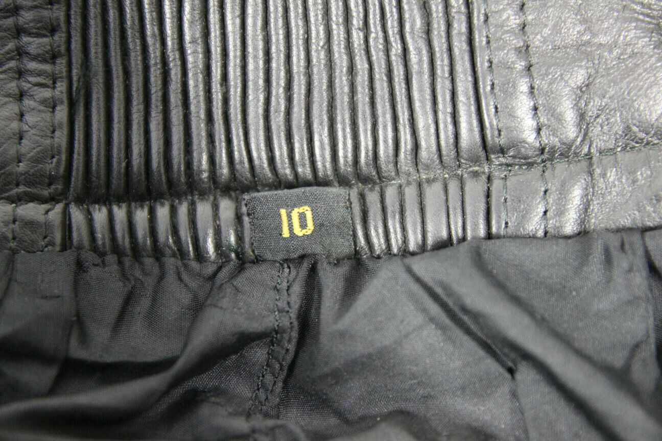 JT'S BLACK COWHIDE LEATHER BIKER TROUSERS SIZE 10: WAIST 24 IN/INSIDE LEG 28 IN
