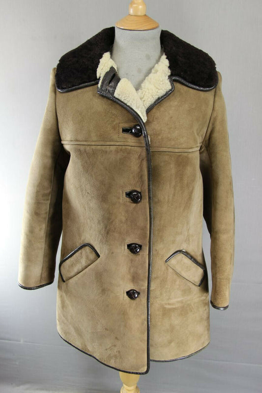 VINTAGE 1970's BRITISH MADE LIGHT BROWN SUEDE LEATHER SHEEPSKIN LINED COAT 36 IN