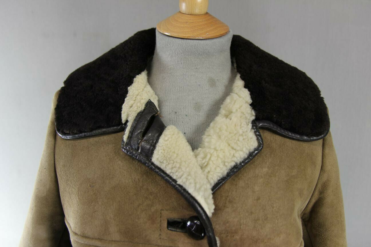 VINTAGE 1970's BRITISH MADE LIGHT BROWN SUEDE LEATHER SHEEPSKIN LINED COAT 36 IN