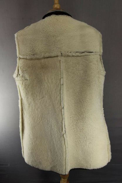 VINTAGE 1970's BRITISH MADE LIGHT BROWN SUEDE LEATHER SHEEPSKIN LINED COAT 36 IN