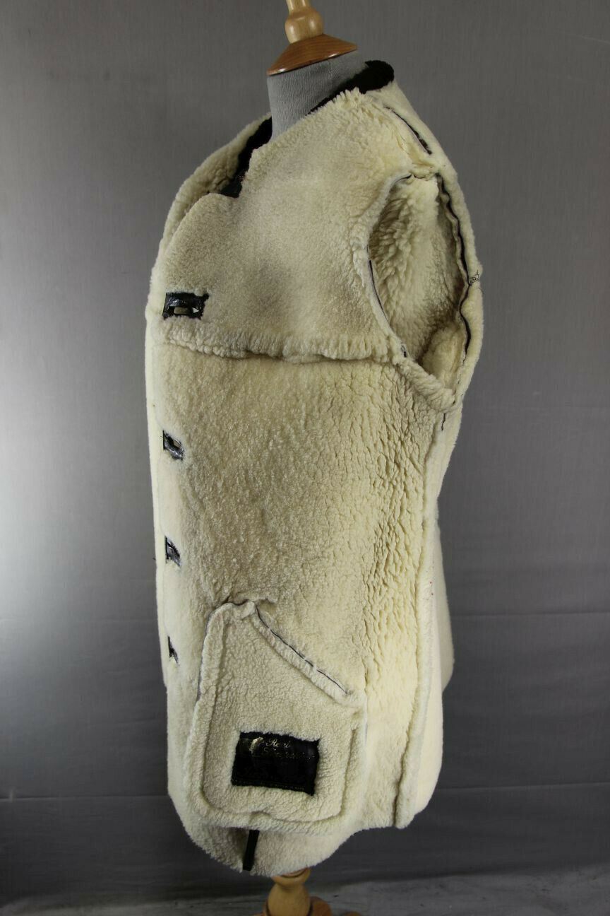 VINTAGE 1970's BRITISH MADE LIGHT BROWN SUEDE LEATHER SHEEPSKIN LINED COAT 36 IN