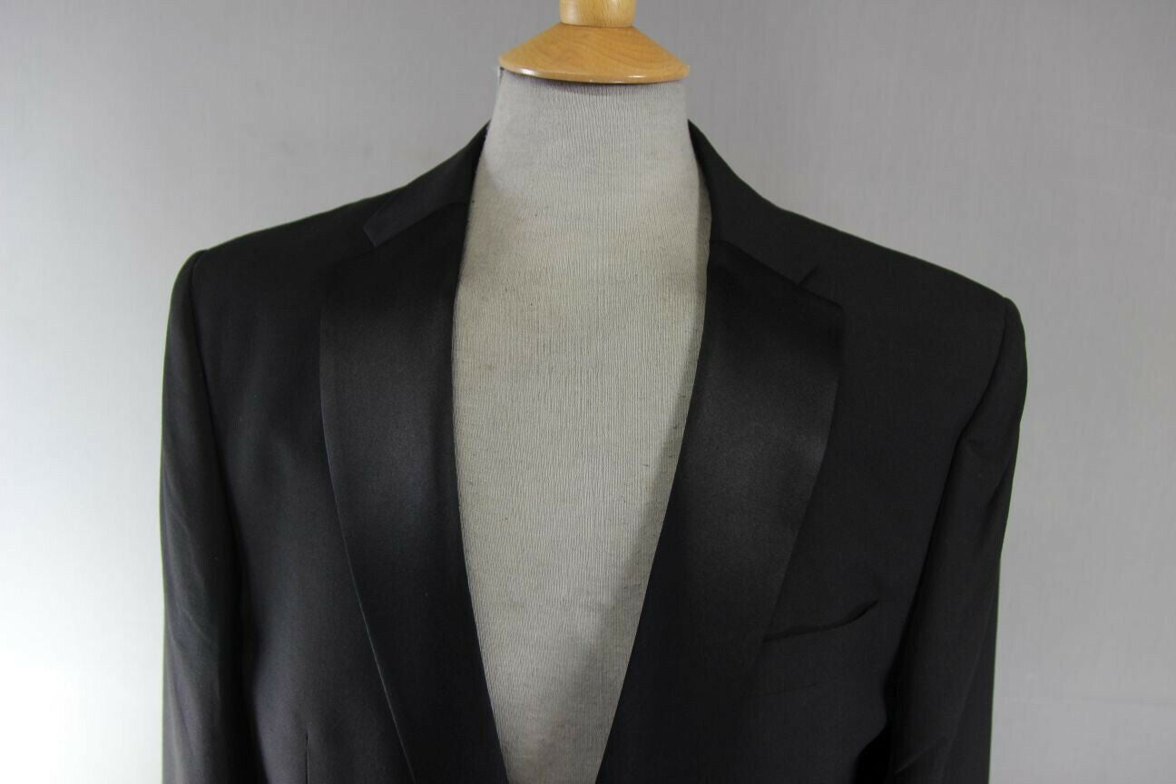 BRAND NEW BLACK FORMALWEAR SINGLE BUTTONED TUXEDO DINNER JACKET: 42 IN (REG FIT)