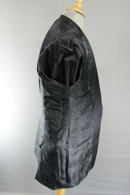BRAND NEW BLACK FORMALWEAR SINGLE BUTTONED TUXEDO DINNER JACKET: 42 IN (REG FIT)