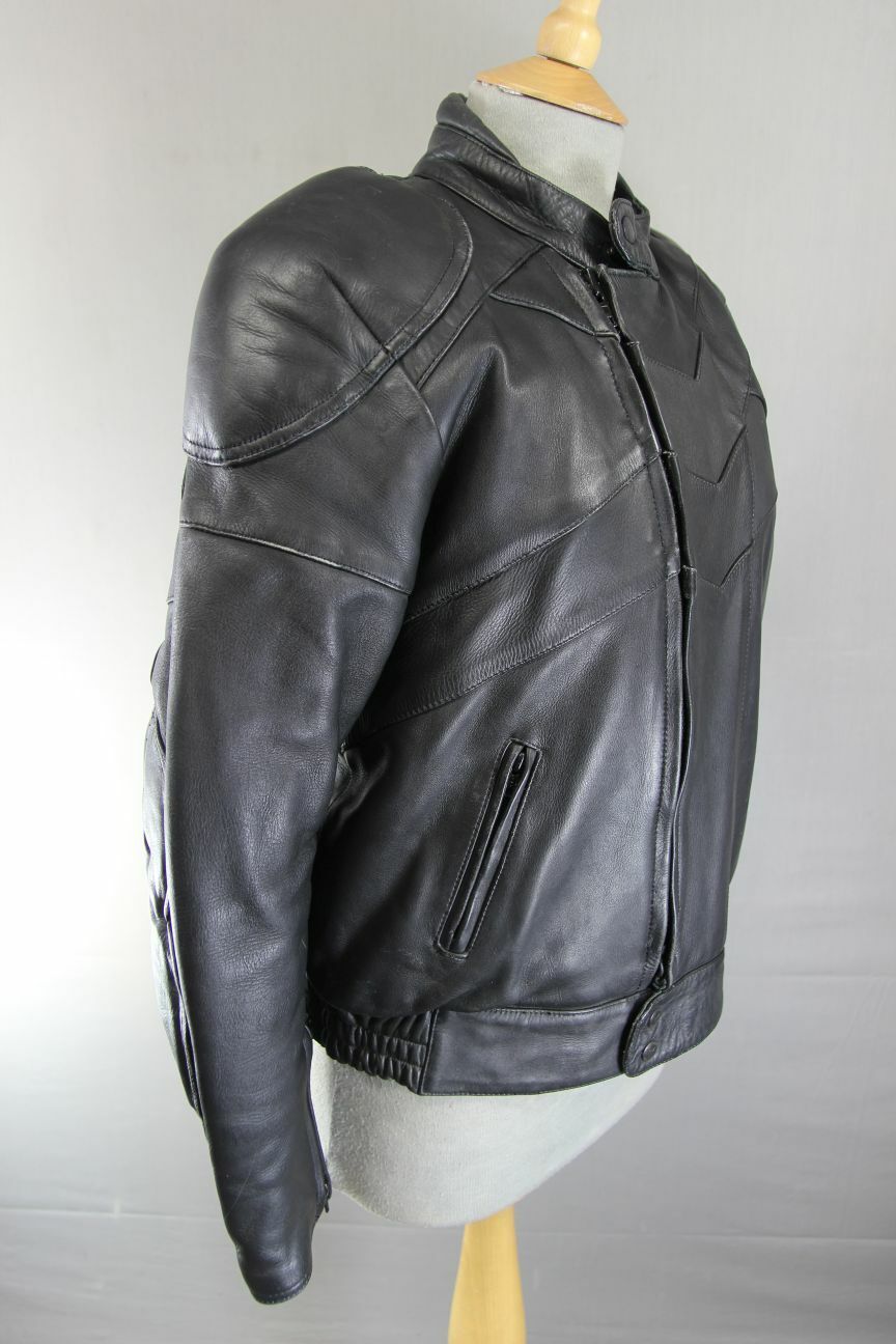 CLASSIC FRANK THOMAS BLACK LEATHER BIKER JACKET WITH BACK PROTECTOR: SIZE 14