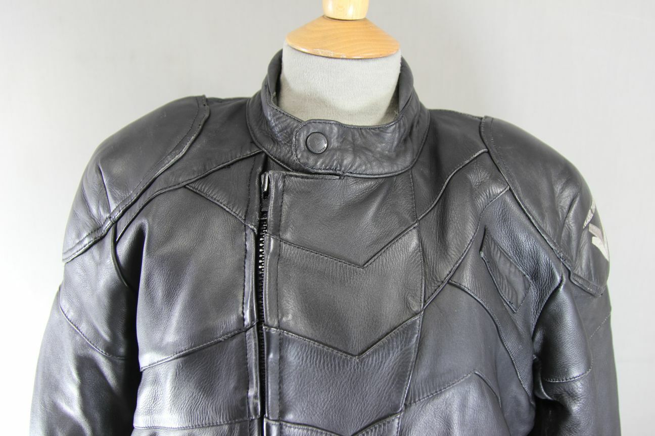 CLASSIC FRANK THOMAS BLACK LEATHER BIKER JACKET WITH BACK PROTECTOR: SIZE 14