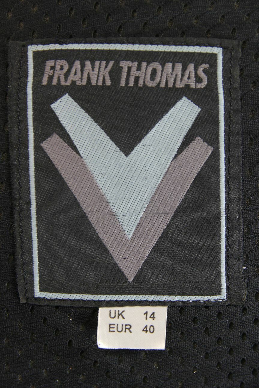 CLASSIC FRANK THOMAS BLACK LEATHER BIKER JACKET WITH BACK PROTECTOR: SIZE 14