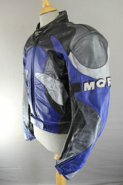 MQP 'ACES OF THE TRACK' BLUE, BLACK & SILVER LEATHER BIKER JACKET+CE ARMOUR 44IN