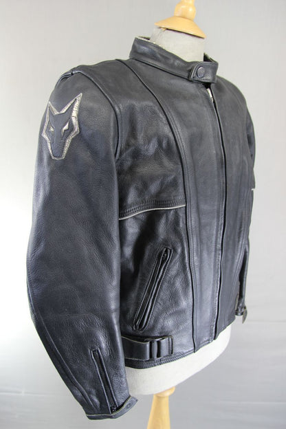 WOLF RACING CONSTRUCTION BLACK LEATHER BIKER JACKET WITH CE ARMOUR: SIZE 16