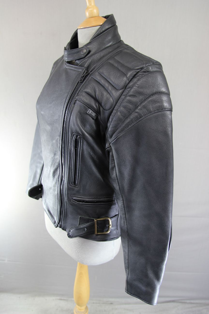 BRITISH MADE GEAR CLASSIC BLACK LEATHER BIKER JACKET: SIZE 12