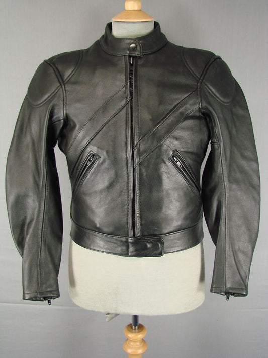IMMACULATE CONDITION CLASSIC BLACK LEATHER BIKER JACKET SIZE 16/40 INCH