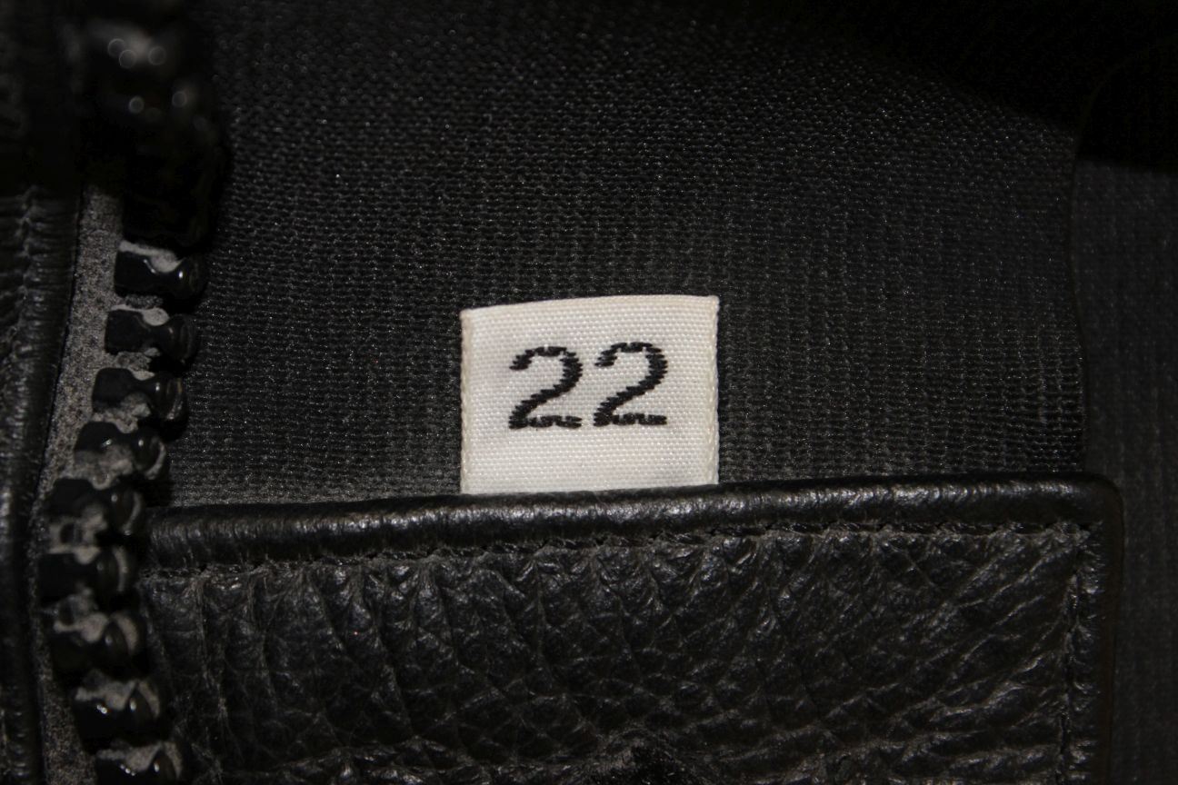 CLASSIC IXS BLACK LEATHER BIKER TROUSERS: WAIST 30 INCHES/INSIDE LEG 28 INCHES