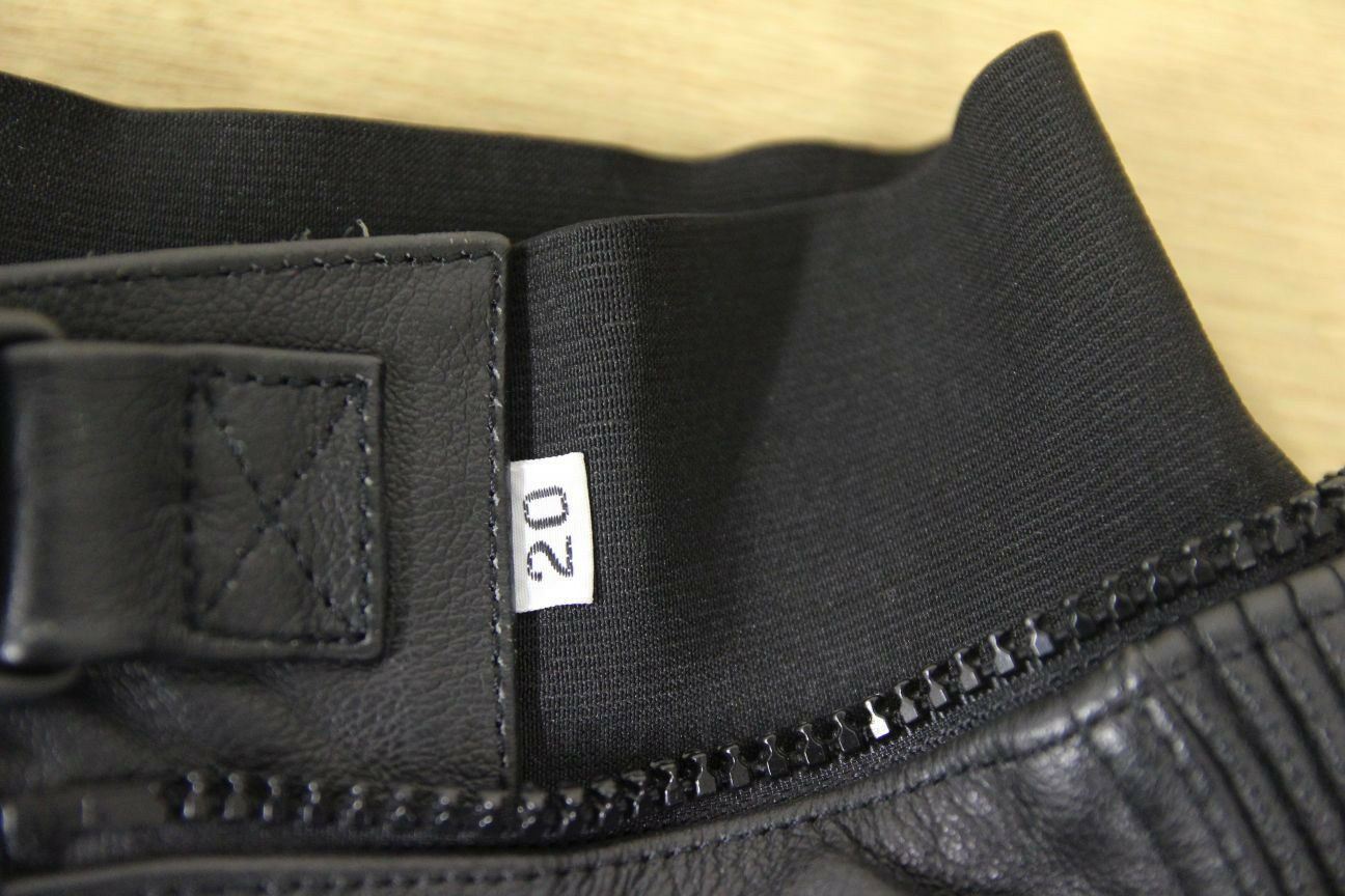 CLASSIC IXS BLACK LEATHER BIKER TROUSERS: WAIST 28 INCHES/INSIDE LEG 27 INCHES