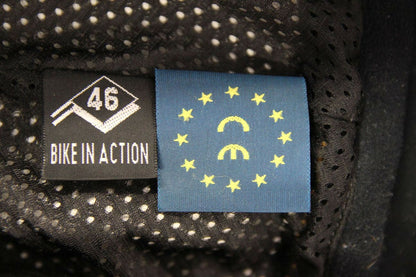 BIKE IN ACTION LEATHER TROUSERS + KNEE SLIDERS/CE ARMOUR: WAIST 30/I. LEG 29 IN