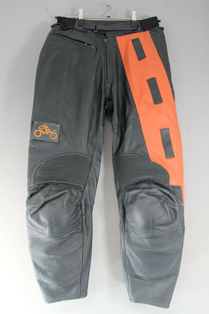 BLACK, ORANGE & PURPLE LEATHER BIKER TROUSERS: WAIST 32 INCH/INSIDE LEG 27 INCH