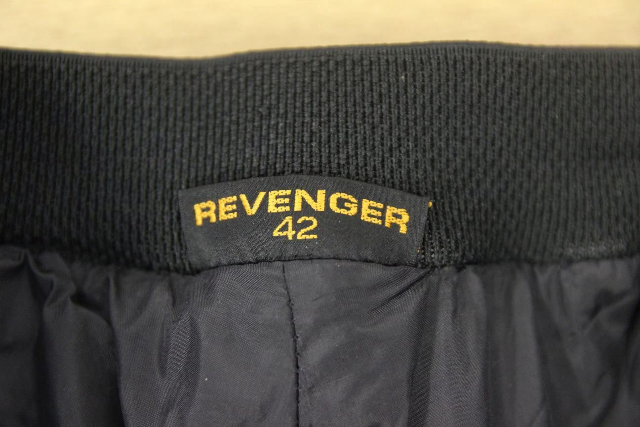 REVENGER BLACK LEATHER BIKER TROUSERS WITH PROTECTORS WAIST 28IN/INSIDE LEG 30IN