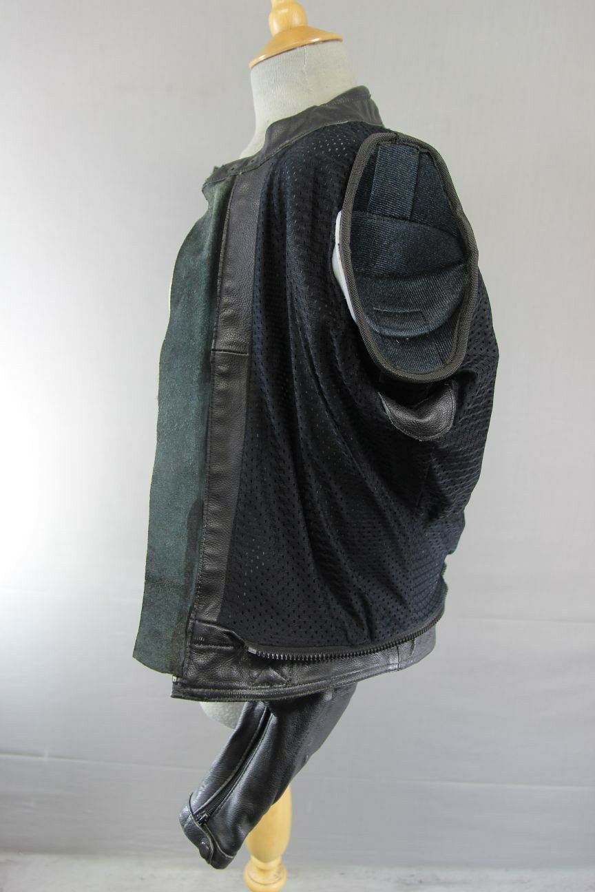 BLACK LEATHER BIKER JACKET WITH REMOVABLE BACK, SHOULDER & ELBOW ARMOUR: 38 INCH