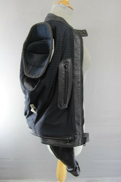 BLACK LEATHER BIKER JACKET WITH REMOVABLE BACK, SHOULDER & ELBOW ARMOUR: 38 INCH
