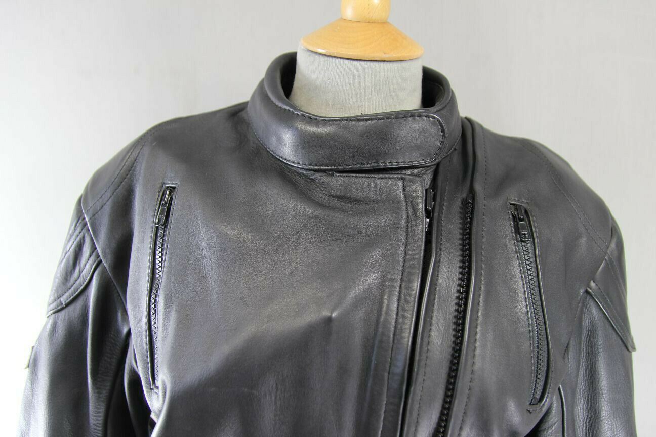 ASHMAN BLACK COWHIDE LEATHER BIKER JACKET WITH REMOVABLE PROTECTORS: SIZE 14