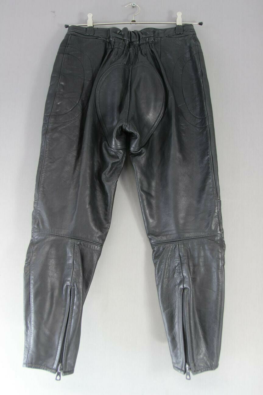 BRITISH MADE ASP BLACK HIDE LEATHER BIKER TROUSERS: WAIST 28 IN/INSIDE LEG 27 IN