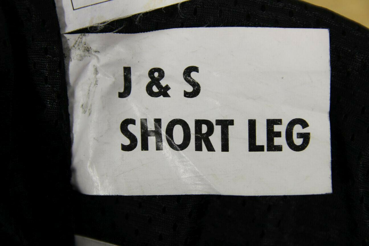 J&S BLACK LEATHER BIKER TROUSERS SIZE 14 (SHORT FIT): WAIST 32IN/INSIDE LEG 27IN