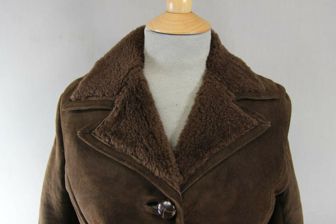 SUPERB QUALITY VINTAGE 1970's DARK BROWN SUEDE LEATHER SHEEPSKIN LINED COAT 34IN