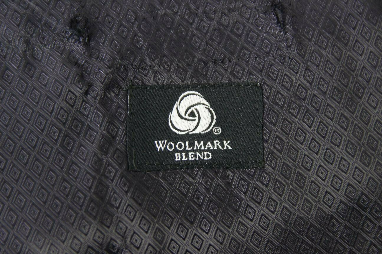 BRAND NEW WOOL BLEND DARK BLUE/NAVY PINSTRIPED JACKET: 38 INCH CHEST (LONG FIT)
