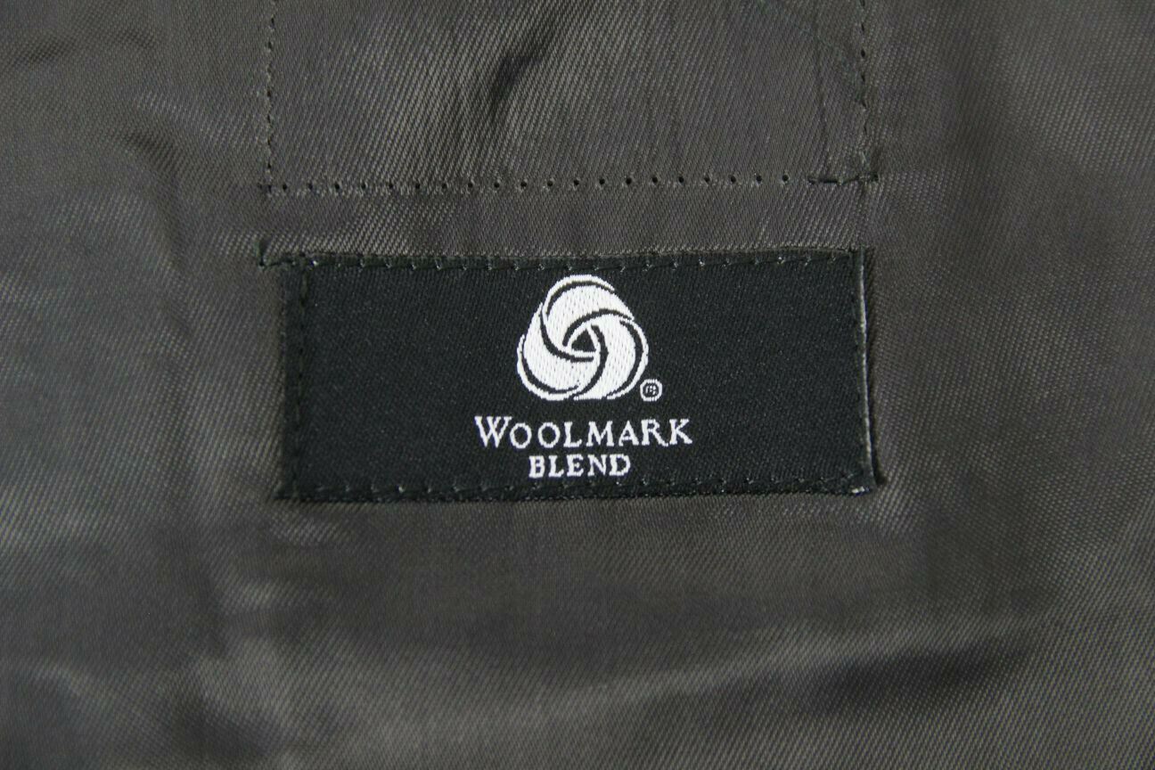 BRAND NEW WOOL RICH BLEND 3 POCKET CHECKED GREY JACKET: 38 INCH CHEST (LONG FIT)