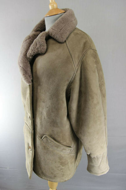 CLASSIC VINTAGE 1970's LIGHT BROWN SUEDE LEATHER SHEEPSKIN LINED COAT: SIZE 14