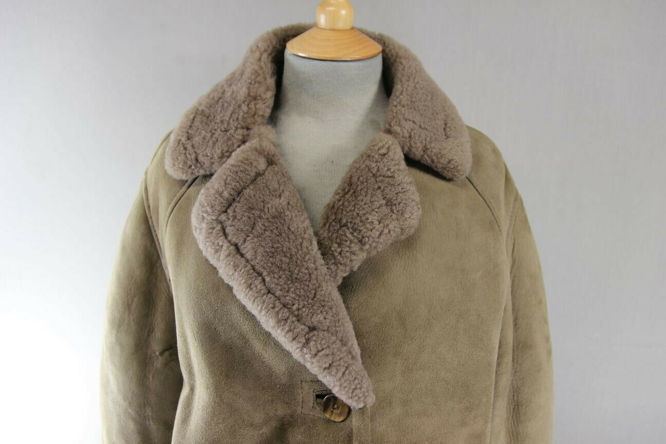 CLASSIC VINTAGE 1970's LIGHT BROWN SUEDE LEATHER SHEEPSKIN LINED COAT: SIZE 14