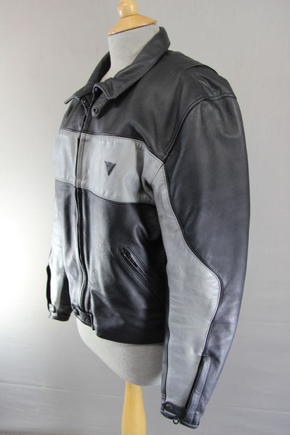 DAINESE BLACK & SILVER LEATHER BIKER JACKET WITH CE ARMOUR & THERMAL LINING 36IN