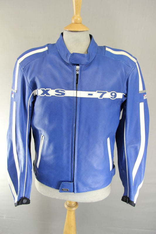 IXS 79 BLUE & WHITE LEATHER BIKER JACKET WITH CE ARMOUR & THERMAL LINING 42 IN
