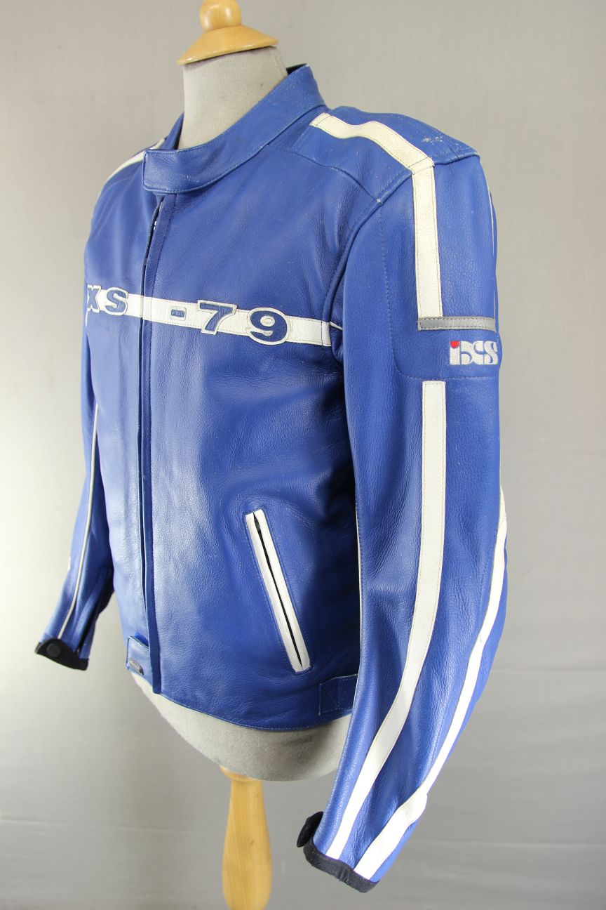IXS 79 BLUE & WHITE LEATHER BIKER JACKET WITH CE ARMOUR & THERMAL LINING 42 IN